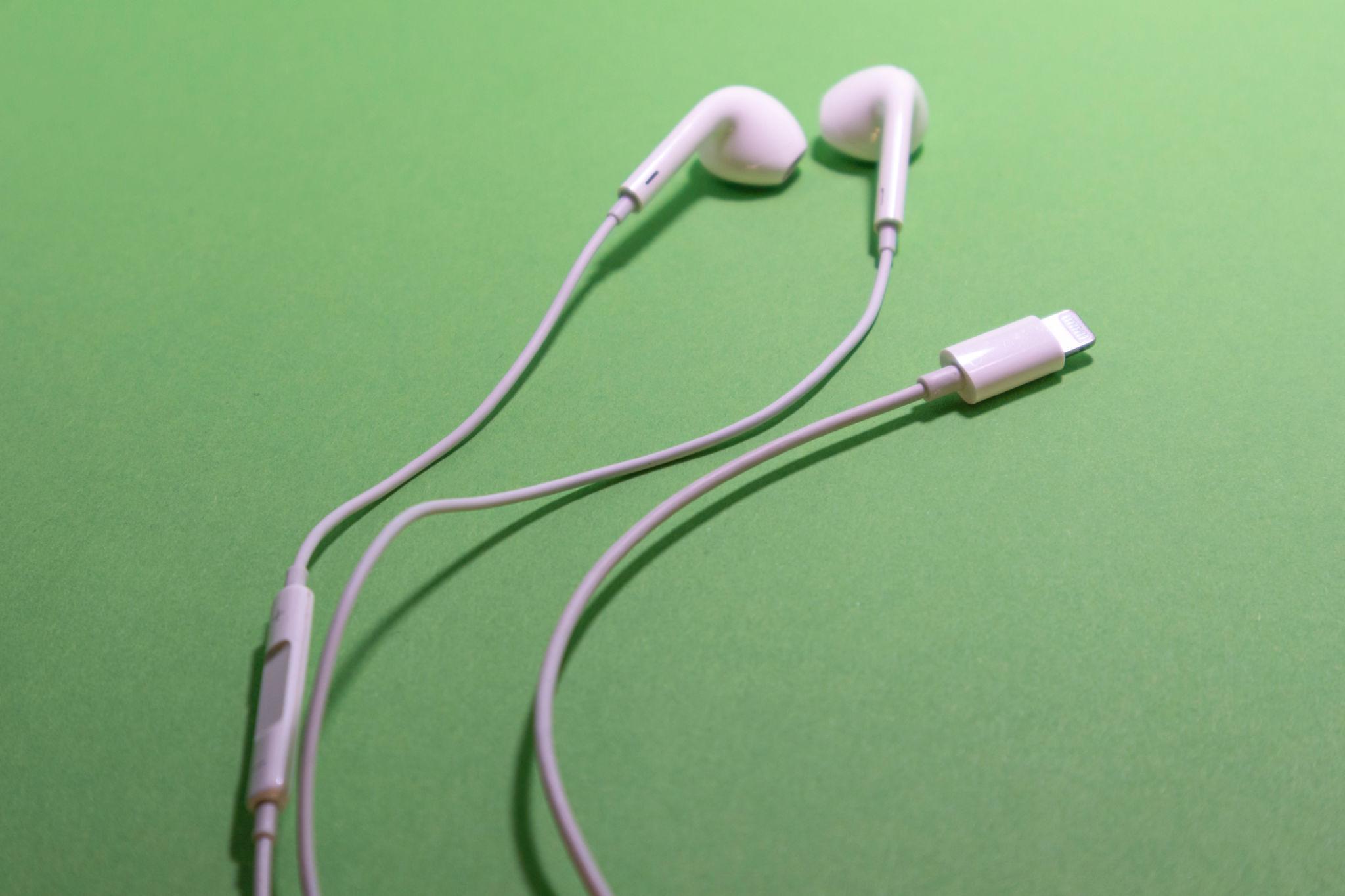 Apple EarPods with Lightning Connector
